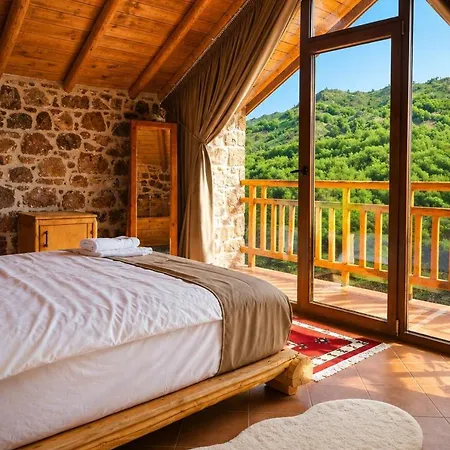 Lugina E Kuajve Villa *